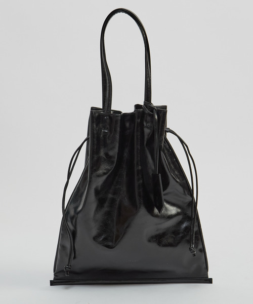 CONVERSE TOKYO（コンバーストウキョウ）の「【CONVERSE TOKYO】＜UNISEX＞ SYNTHETIC LEATHER GATHERED TOTE BAG / ユニセックス /シンセティックレザー ギャザー トートバッグ / A4収納可能 / 15インチPC収納 / キーチャーム付属（トートバッグ・レディース・グレー/ブラウン/ブラック・FREE）」の16枚目の写真