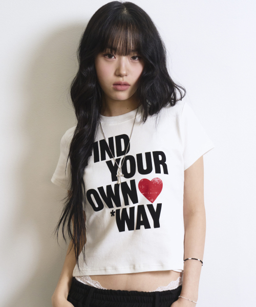 UNTITLED SEOUL（アンタイトル ソウル）の「アンタイトル ウェイファインダー クロップ 半袖 ホワイト（Tシャツ/カットソー・レディース・その他・SMALL/MEDIUM）」の2枚目の写真