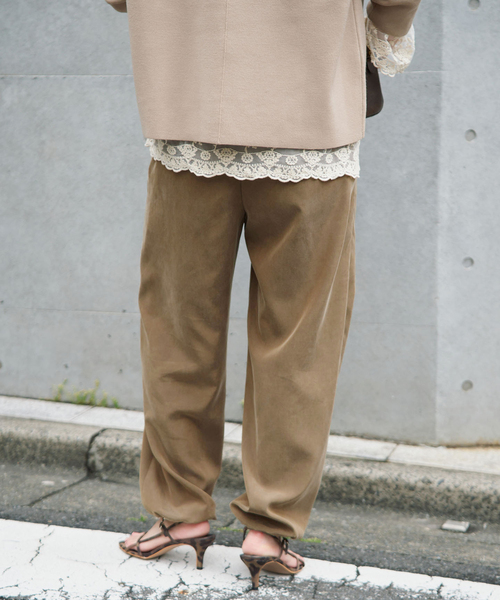 IENA(イエナ)の「《/手洗い可》フィブリルキュプラミックスジョガーパンツ(その他パンツ・レディース・チャコールグレー/カーキ・38/36)」の7枚目の写真