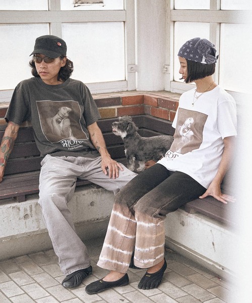 PULP/417EDIFICE（パルプフォーワンセブンエディフィス）の「BJORK PHOTO TEE "PORTRAIT" 2 by Kevin Cummins（Tシャツ/カットソー・メンズ・ブラック/ホワイト・LARGE/X-LARGE/SMALL/MEDIUM）」の19枚目の写真