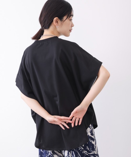 Bou Jeloud(ブージュルード)の「【吸水速乾/UVカット】スムースドライカットロゴレイヤードプルオーバー(Tシャツ/カットソー・レディース・チャコールグレー/オフホワイト/ブラック・FREE)」の4枚目の写真