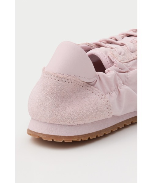 VANS(バンズ)の「SLP コラプス スニーカー(スニーカー・レディース・ピンク/ホワイト・23.5cm/23cm/25cm/24.5cm/24cm)」の14枚目の写真