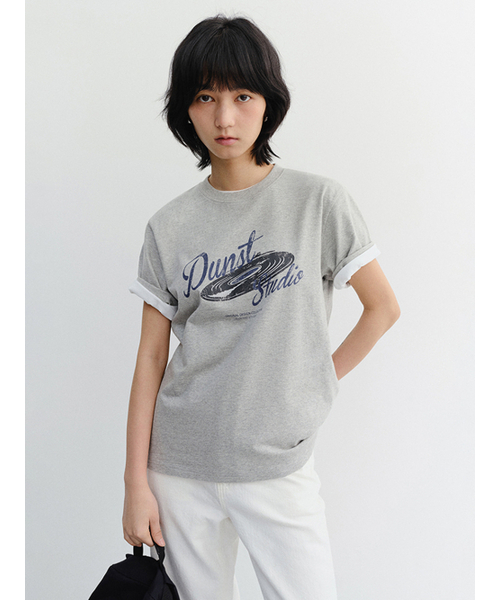 DUNST(ダンスト)の「UNISEX VINYL T-SHIRT_UDTS6B144_MELANGE GREY(Tシャツ/カットソー・レディース・ライトグレー・XX-LARGE/X-SMALL/SMALL/MEDIUM/LARGE/X-LARGE)」の2枚目の写真