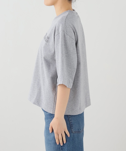 BAUM UND PFERDGARTEN(バウムウンドヘルガーデン)の「BAUM UND PFERDGARTEN バウム ウンド ヘルガーデン JANA TEE JANA 22135(Tシャツ/カットソー・レディース・チャコールグレー/ブラック・FREE)」の3枚目の写真