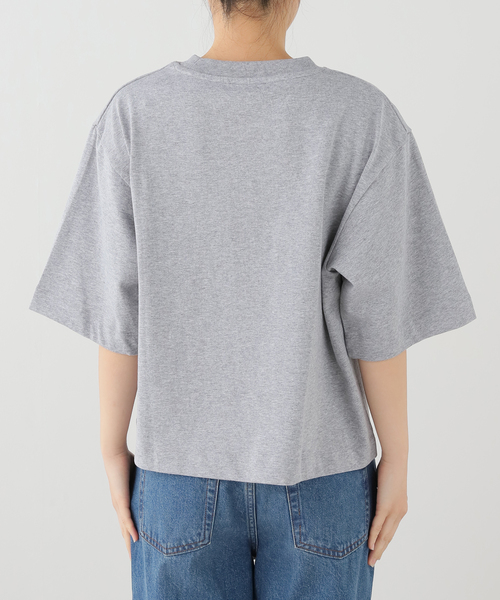 BAUM UND PFERDGARTEN(バウムウンドヘルガーデン)の「BAUM UND PFERDGARTEN バウム ウンド ヘルガーデン JANA TEE JANA 22135(Tシャツ/カットソー・レディース・チャコールグレー/ブラック・FREE)」の4枚目の写真