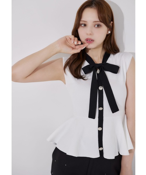 tocco closet(トッコ クローゼット)の「ボウタイリボン付き配色ペプラムニットプルオーバー(ニット/セーター・レディース・ブラック/ピンク系/オフホワイト・M)」の8枚目の写真