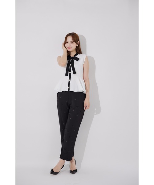 tocco closet(トッコ クローゼット)の「ボウタイリボン付き配色ペプラムニットプルオーバー(ニット/セーター・レディース・ブラック/ピンク系/オフホワイト・M)」の5枚目の写真