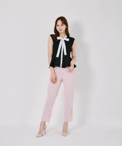 tocco closet(トッコ クローゼット)の「ボウタイリボン付き配色ペプラムニットプルオーバー(ニット/セーター・レディース・ブラック/ピンク系/オフホワイト・M)」の14枚目の写真