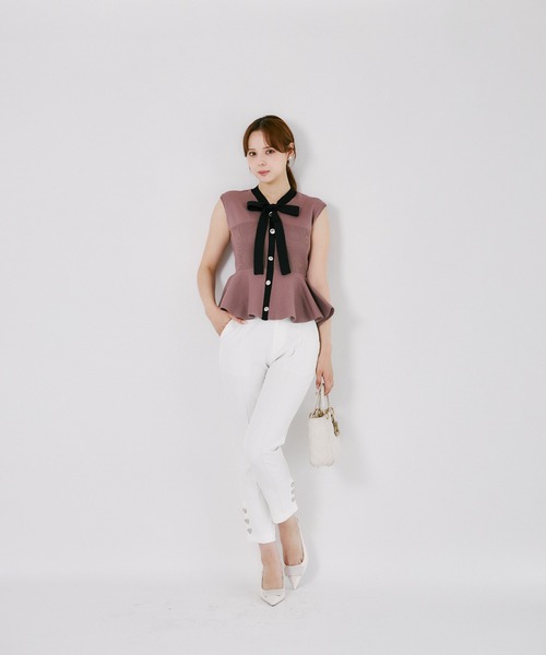 tocco closet(トッコ クローゼット)の「ボウタイリボン付き配色ペプラムニットプルオーバー(ニット/セーター・レディース・ブラック/ピンク系/オフホワイト・M)」の21枚目の写真
