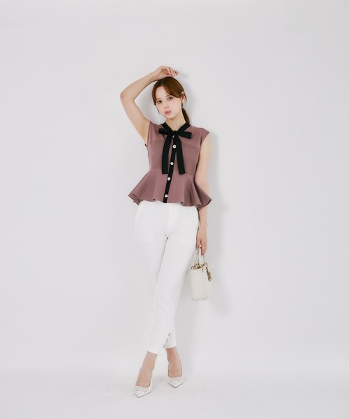 tocco closet(トッコ クローゼット)の「ボウタイリボン付き配色ペプラムニットプルオーバー(ニット/セーター・レディース・ブラック/ピンク系/オフホワイト・M)」の20枚目の写真