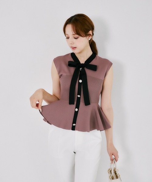 tocco closet(トッコ クローゼット)の「ボウタイリボン付き配色ペプラムニットプルオーバー(ニット/セーター・レディース・ブラック/ピンク系/オフホワイト・M)」の22枚目の写真
