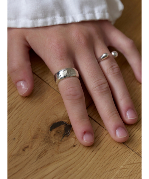 LOVE ME MONSTER（ラブミーモンスター）の「Bold Rough Ring (L262MRI010)（リング・レディース・シルバー/ゴールド・FREE）」の4枚目の写真