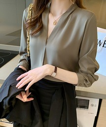スキッパーネック 長袖ブラウス