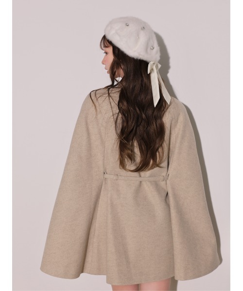 M me eme（エムミーエメ）の「Classical ribbon belted cape coat(eme11105)（その他アウター・レディース・ベージュ/ブラック・FREE）」の3枚目の写真