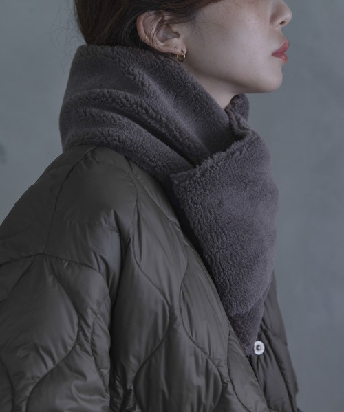URBAN RESEARCH Sonny Label(アーバンリサーチサニーレーベル)の「リバーシブルダウンマフラー(マフラー・レディース・ブラウン/オフホワイト/ブラック・ONE)」の2枚目の写真