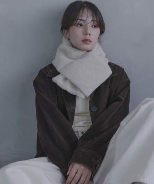 URBAN RESEARCH Sonny Label(アーバンリサーチサニーレーベル)の「リバーシブルダウンマフラー(マフラー・レディース・ブラウン/オフホワイト/ブラック・ONE)」の7枚目の写真