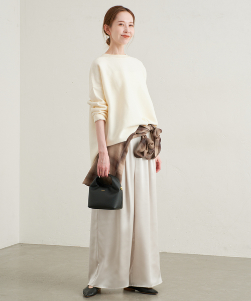 SLOBE IENA(スローブイエナ)の「《WEB限定カラーあり/》サテンリラックスワイドパンツ(その他パンツ・レディース・アイボリー/ブラック/カーキ・36/38)」の18枚目の写真