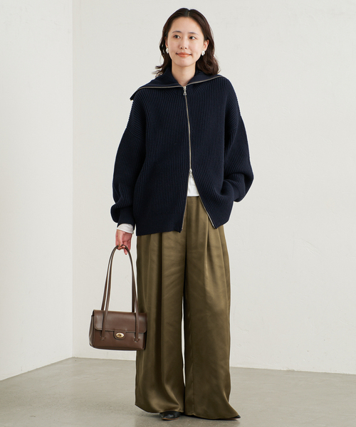 SLOBE IENA(スローブイエナ)の「《WEB限定カラーあり/》サテンリラックスワイドパンツ(その他パンツ・レディース・アイボリー/ブラック/カーキ・36/38)」の19枚目の写真