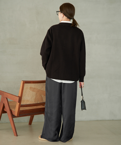 SLOBE IENA(スローブイエナ)の「《WEB限定カラーあり》サテンリラックスワイドパンツ(その他パンツ・レディース・アイボリー/ブラック/カーキ・36/38)」の6枚目の写真