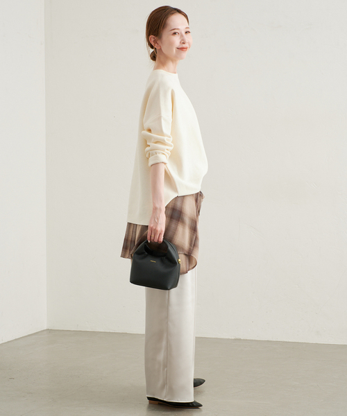 SLOBE IENA(スローブイエナ)の「《WEB限定カラーあり》サテンリラックスワイドパンツ(その他パンツ・レディース・アイボリー/ブラック/カーキ・36/38)」の18枚目の写真