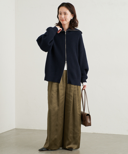 SLOBE IENA(スローブイエナ)の「《WEB限定カラーあり/》サテンリラックスワイドパンツ(その他パンツ・レディース・アイボリー/ブラック/カーキ・36/38)」の8枚目の写真