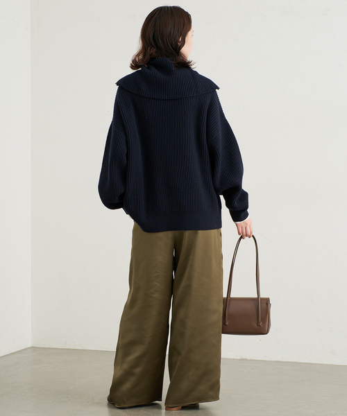 SLOBE IENA(スローブイエナ)の「《WEB限定カラーあり/》サテンリラックスワイドパンツ(その他パンツ・レディース・アイボリー/ブラック/カーキ・36/38)」の10枚目の写真