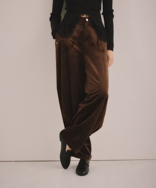 DRWCYS（ドロシーズ）の「ベロアバレルレッグパンツ（スウェットパンツ・レディース・ブラック/ブラウン・SMALL/MEDIUM）」の2枚目の写真