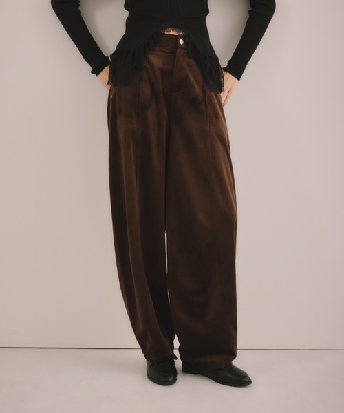DRWCYS（ドロシーズ）の「ベロアバレルレッグパンツ（スウェットパンツ・レディース・ブラック/ブラウン・SMALL/MEDIUM）」の16枚目の写真