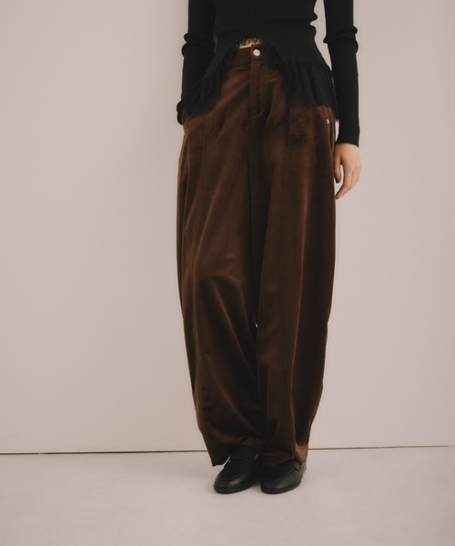 DRWCYS（ドロシーズ）の「ベロアバレルレッグパンツ（スウェットパンツ・レディース・ブラック/ブラウン・SMALL/MEDIUM）」の18枚目の写真