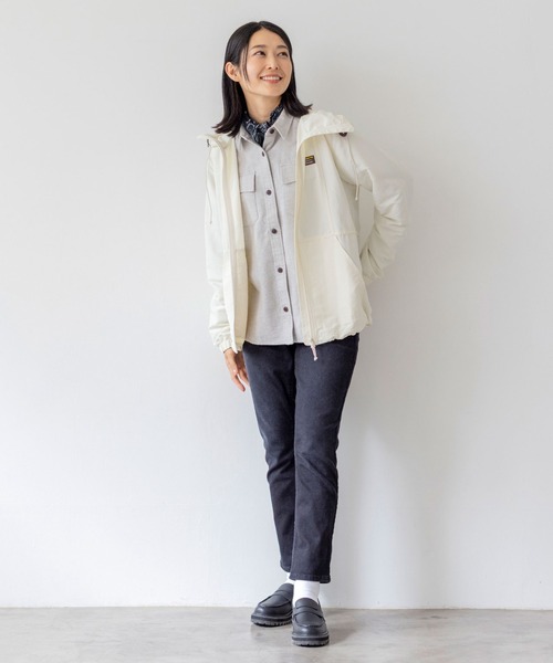 L.L.Bean(エルエルビーン)の「マウンテン・クラシック・フルジップ・ジャケット 米国フィット・プチ(ナイロンジャケット・レディース・オリーブドラブ/アイボリー・LARGE/MEDIUM/SMALL/X-SMALL)」の8枚目の写真