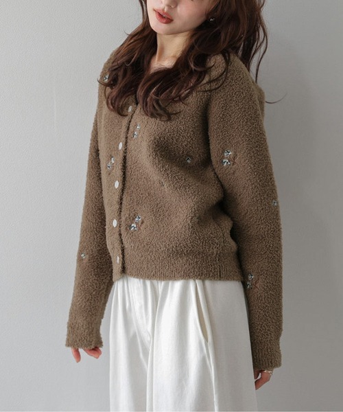 La-gemme(ラジェム)の「小花刺繍 ニットカーディガン/羽織り/大人かわいい(カーディガン/ボレロ・レディース・ブラック/オフホワイト/ブラウン・フリー)」の8枚目の写真