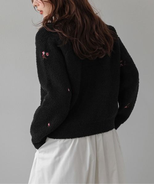 La-gemme(ラジェム)の「小花刺繍 ニットカーディガン/羽織り/大人かわいい(カーディガン/ボレロ・レディース・ブラック/オフホワイト/ブラウン・フリー)」の14枚目の写真