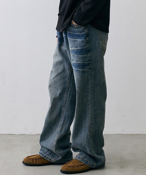Shoowtime(ショウタイム)の「Studded Vintage Faded Loose Straight Denim / スタッズ ヴィンテージフェード ルーズストレートデニム(デニムパンツ・メンズ・ブルー/ブラック・MEDIUM/LARGE/SMALL/X-LARGE)」の11枚目の写真