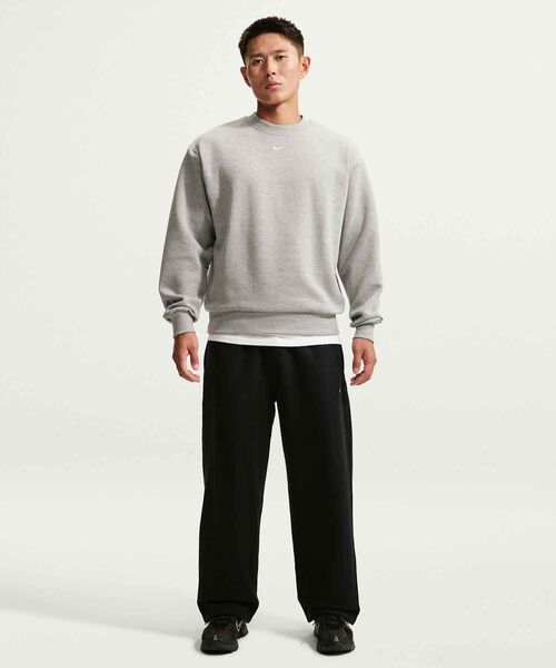 NIKE(ナイキ)の「ナイキ ソロ フリース メンズ クルーネック スウェットシャツ / Nike Solo Fleece Men's Crew-Neck Sweatshirt IX1937-063 Dark Grey Heather(スウェット・メンズ・グレー系その他・XL/S/M/L/2XL)」の4枚目の写真