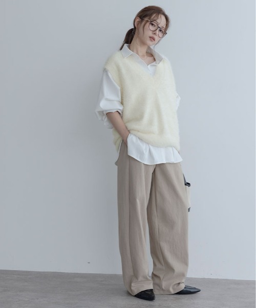 maviru(マヴィル)の「深Vネック シャギー ニット ベスト(ニット/セーター・レディース・グレー/ベージュ/ブラック/オフホワイト/ブラウン系その他・FREE)」の16枚目の写真