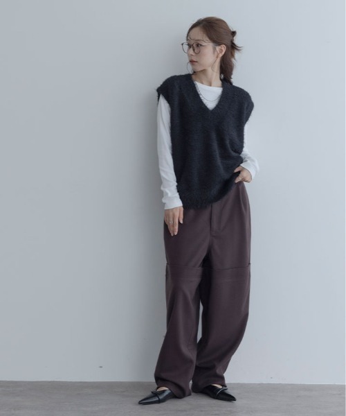 maviru(マヴィル)の「深Vネック シャギー ニット ベスト(ニット/セーター・レディース・グレー/ベージュ/ブラック/オフホワイト/ブラウン系その他・FREE)」の19枚目の写真
