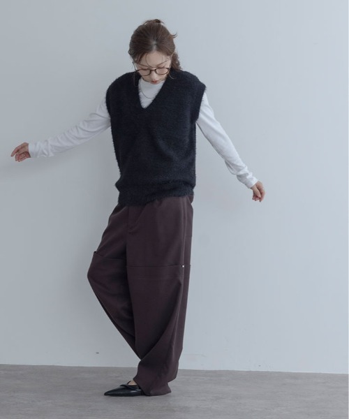 maviru(マヴィル)の「深Vネック シャギー ニット ベスト(ニット/セーター・レディース・グレー/ベージュ/ブラック/オフホワイト/ブラウン系その他・FREE)」の14枚目の写真