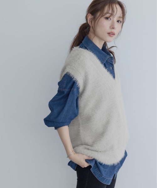 maviru(マヴィル)の「深Vネック シャギー ニット ベスト(ニット/セーター・レディース・グレー/ベージュ/ブラック/オフホワイト/ブラウン系その他・FREE)」の6枚目の写真