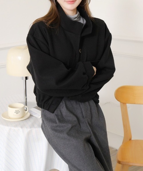 Beststore(ベストストア)の「【洗練された大人の着こなし】 ショート丈ジャケット ブルゾン スタンドカラー フロントボタン 春秋冬(ブルゾン・レディース・カーキ/アイボリー/ダークグレー/ブラック・FREE)」の21枚目の写真