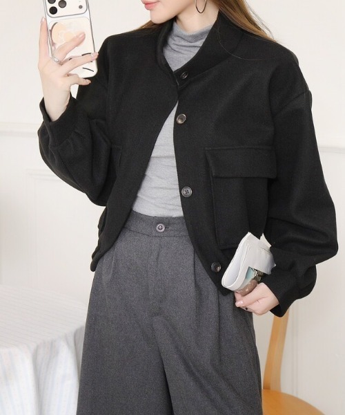 Beststore(ベストストア)の「【洗練された大人の着こなし】 ショート丈ジャケット ブルゾン スタンドカラー フロントボタン 春秋冬(ブルゾン・レディース・カーキ/アイボリー/ダークグレー/ブラック・FREE)」の15枚目の写真