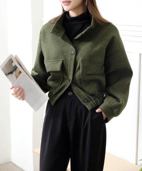 Beststore(ベストストア)の「【洗練された大人の着こなし】 ショート丈ジャケット ブルゾン スタンドカラー フロントボタン 春秋冬(ブルゾン・レディース・カーキ/アイボリー/ダークグレー/ブラック・FREE)」の8枚目の写真