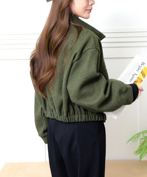 Beststore(ベストストア)の「【洗練された大人の着こなし】 ショート丈ジャケット ブルゾン スタンドカラー フロントボタン 春秋冬(ブルゾン・レディース・カーキ/アイボリー/ダークグレー/ブラック・FREE)」の5枚目の写真