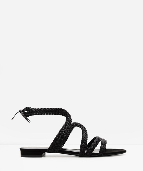 CHARLES & KEITH（チャールズ & キース）の「ブレイディッドストラップサンダル / BRAIDED STRAP SANDALS（サンダル・レディース・ブラック/ゴールド・23cm/24cm/23.5cm/24.5cm）」の3枚目の写真