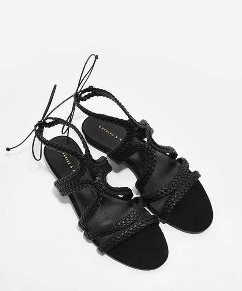 CHARLES & KEITH（チャールズ & キース）の「ブレイディッドストラップサンダル / BRAIDED STRAP SANDALS（サンダル・レディース・ブラック/ゴールド・23cm/24cm/23.5cm/24.5cm）」の5枚目の写真