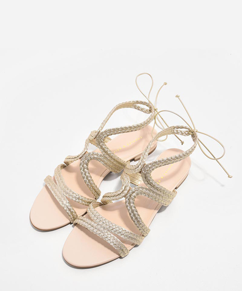 CHARLES & KEITH（チャールズ & キース）の「ブレイディッドストラップサンダル / BRAIDED STRAP SANDALS（サンダル・レディース・ブラック/ゴールド・23cm/24cm/23.5cm/24.5cm）」の8枚目の写真