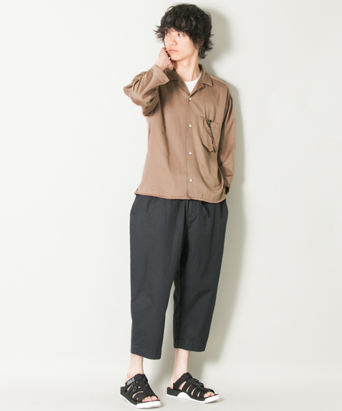 URBAN RESEARCH(アーバンリサーチ)の「ワイドボックスオープンカラーシャツ(シャツ/ブラウス・メンズ・グレー系その他/ピンク系その他/ブラック・MEDIUM/LARGE)」の4枚目の写真