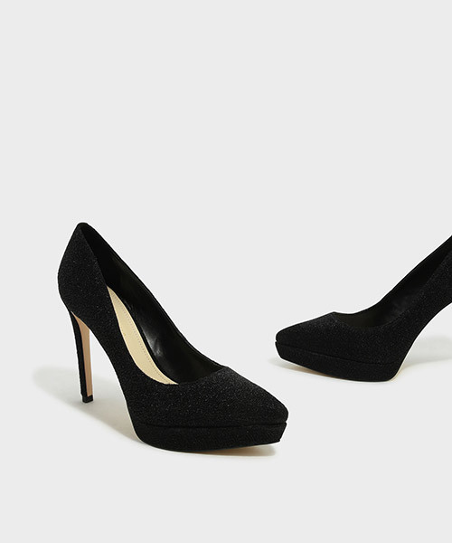 CHARLES & KEITH(チャールズ & キース)の「ポインテッドプラットフォームパンプス / POINTED PLATFORM PUMPS(パンプス・レディース・ブラック/アイボリー・23.5cm/23cm/25.5cm/25cm/24.5cm/22.5cm)」の6枚目の写真