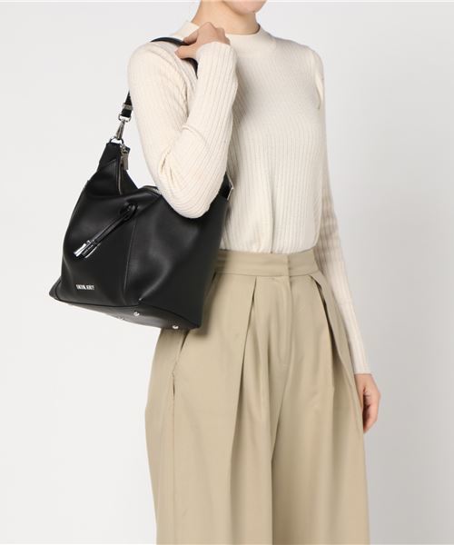 NATURAL BEAUTY（ナチュラルビューティー）の「ドリップ　ショルダーバッグ（ショルダーバッグ・レディース・ブラック/ピンク/シルバー・FREE）」の11枚目の写真