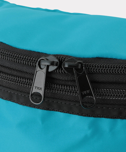 ADAM ET ROPE'（アダムエロペ）の「Samuel Halbers ウエストバッグ/UNISEX（ボディバッグ/ウエストポーチ・メンズ・ブラック/ターコイズブルー/グリーン系その他・FREE）」の6枚目の写真