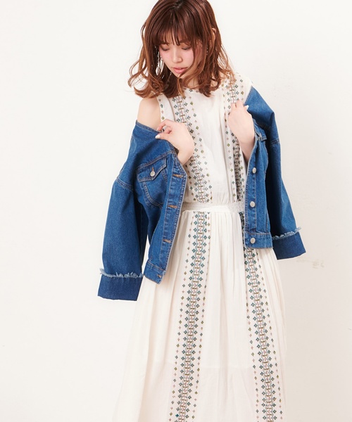 natural couture（ナチュラルクチュール）の「ジオメトリック刺繍楊柳ワンピース（ワンピース・レディース・ブルー/オフホワイト/ブラック・FREE）」の6枚目の写真